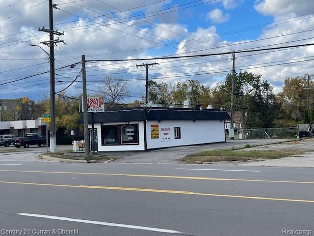 2548 Elizabeth Lake Road, Waterford, MI 48328