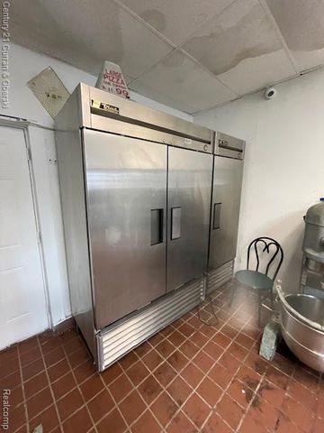 2548 Elizabeth Lake Road, Waterford, MI 48328