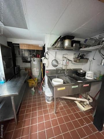 2548 Elizabeth Lake Road, Waterford, MI 48328