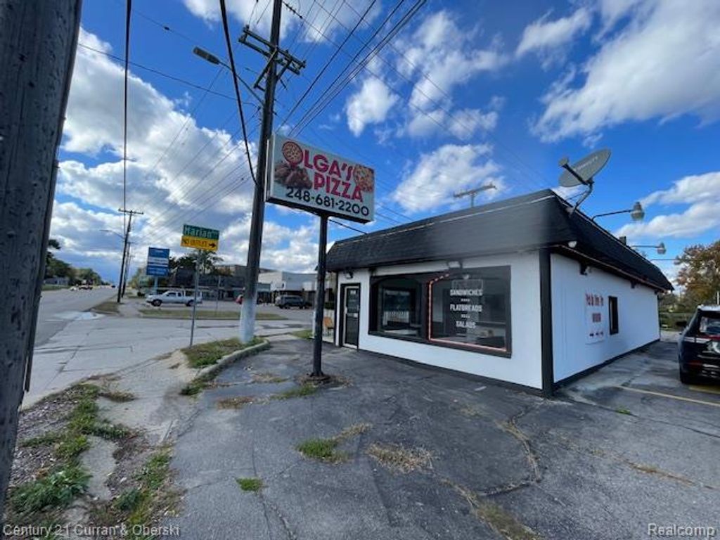 2548 Elizabeth Lake Road, Waterford, MI 48328