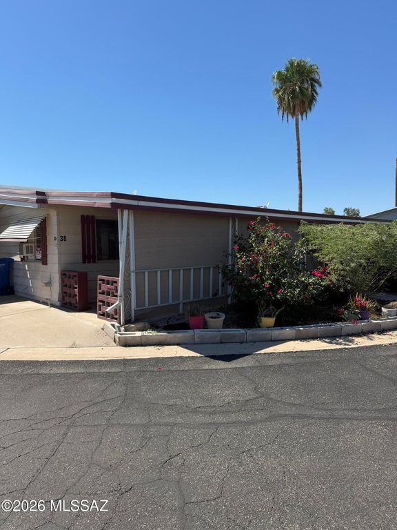 Image 1 of property listing at 1202 W Miracle Mile Unit 38, Tucson, AZ 85705