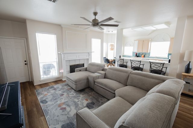 1212 Ashbrook Drive, Grand Prairie, TX 75052