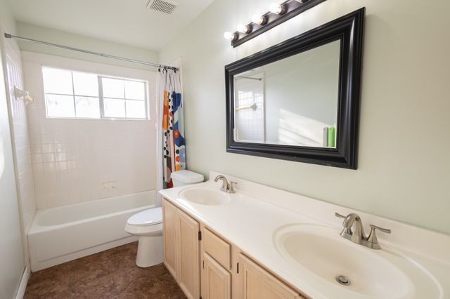 1212 Ashbrook Drive, Grand Prairie, TX 75052