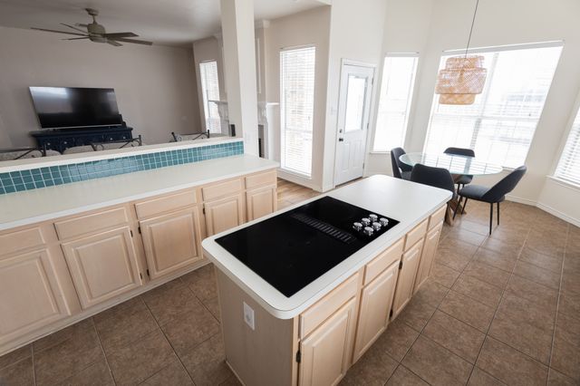 1212 Ashbrook Drive, Grand Prairie, TX 75052