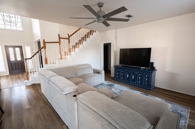 1212 Ashbrook Drive, Grand Prairie, TX 75052