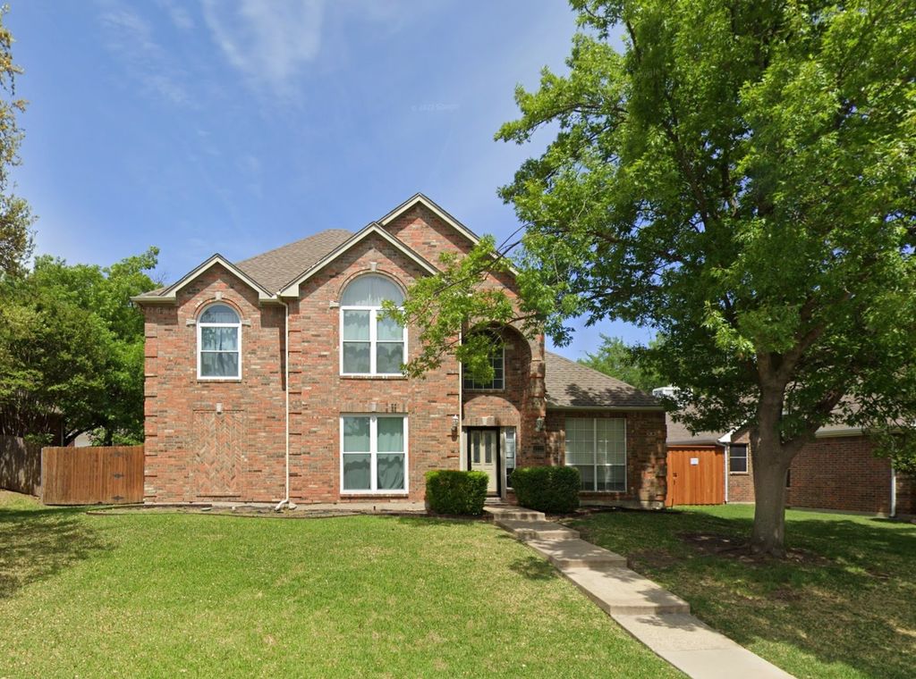 1212 Ashbrook Drive, Grand Prairie, TX 75052