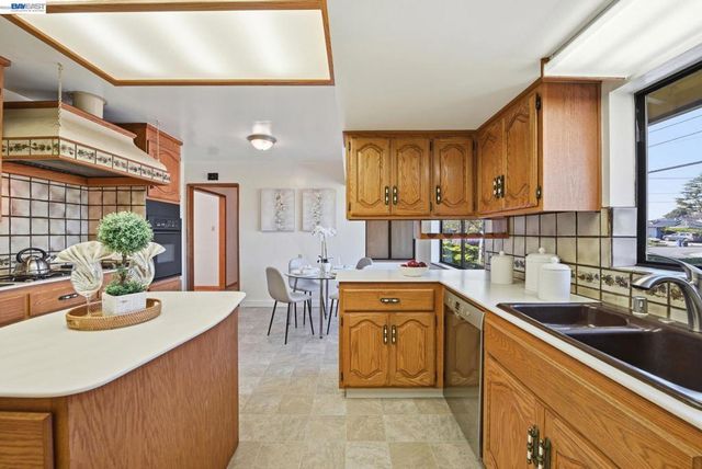 38149 Glenmoor Dr., Fremont, CA 94536