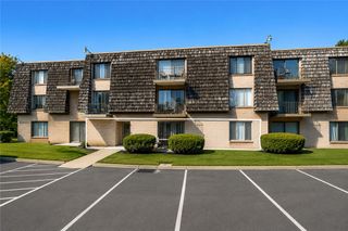 1615 Forest Green Dr, Coraopolis, PA 15108