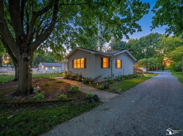 5215 Wells Road, Petersburg, MI 49270