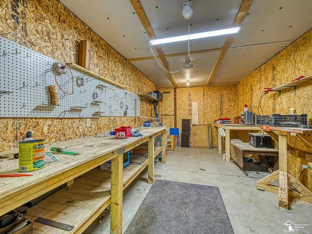 5215 Wells Road, Petersburg, MI 49270