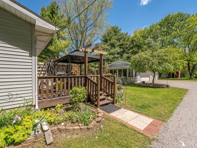 5215 Wells Road, Petersburg, MI 49270