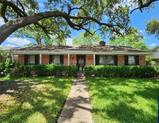 7718 Romney Road, Houston, TX 77036