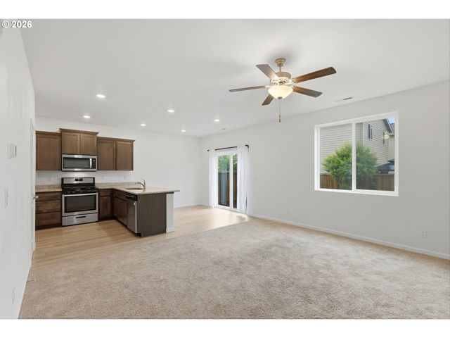 2276 Nw WOODLAND Dr, Mc Minnville, OR 97128