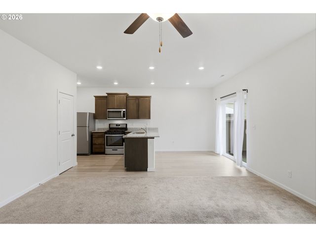 2276 Nw WOODLAND Dr, Mc Minnville, OR 97128
