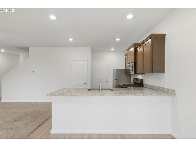 2276 Nw WOODLAND Dr, Mc Minnville, OR 97128