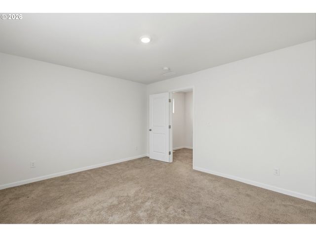 2276 Nw WOODLAND Dr, Mc Minnville, OR 97128