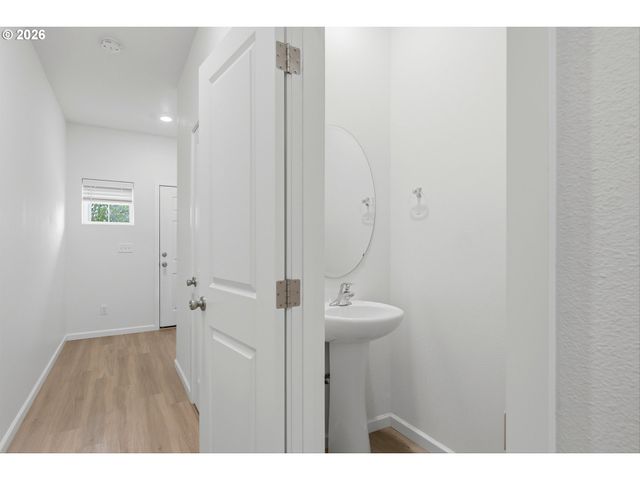 2276 Nw WOODLAND Dr, Mc Minnville, OR 97128