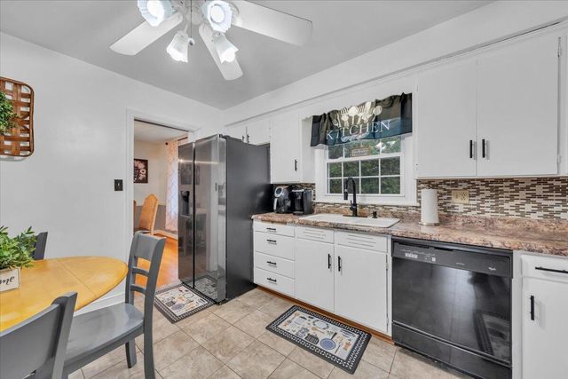 4508 Rosecrest RD, Roanoke, VA 24018