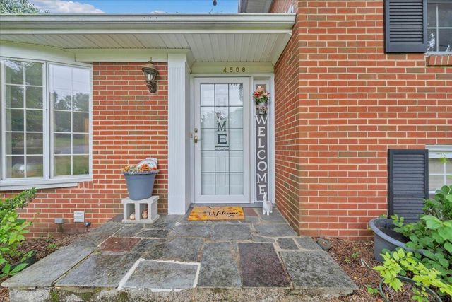 4508 Rosecrest RD, Roanoke, VA 24018
