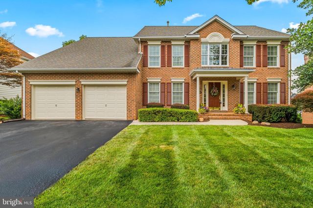2214 W GREENLEAF DR, Frederick, MD 21702