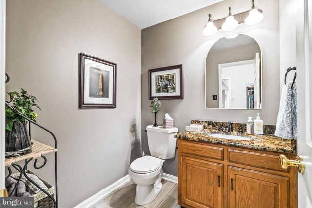 2214 W GREENLEAF DR, Frederick, MD 21702