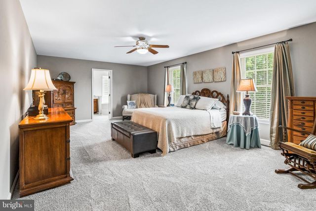 2214 W GREENLEAF DR, Frederick, MD 21702