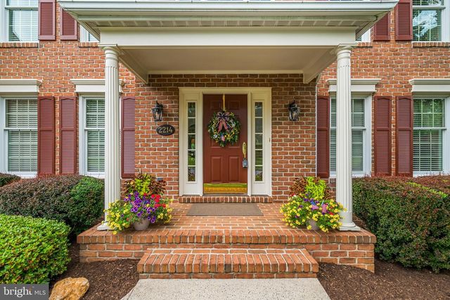 2214 W GREENLEAF DR, Frederick, MD 21702