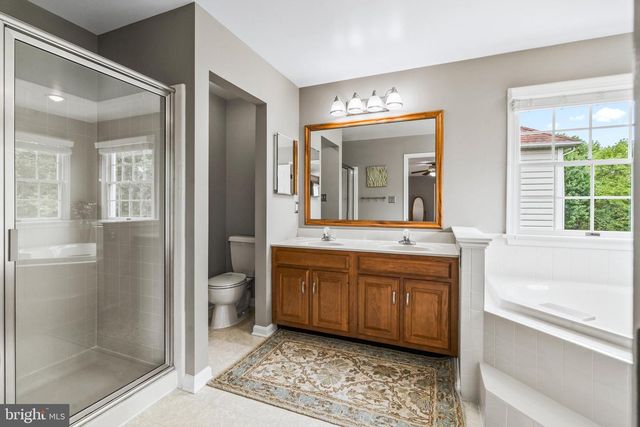2214 W GREENLEAF DR, Frederick, MD 21702