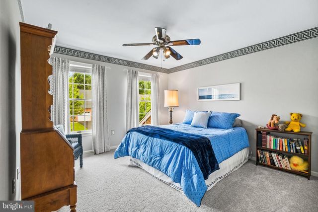 2214 W GREENLEAF DR, Frederick, MD 21702