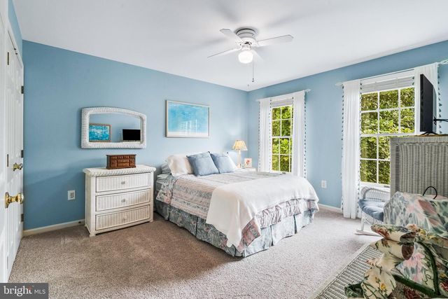 2214 W GREENLEAF DR, Frederick, MD 21702