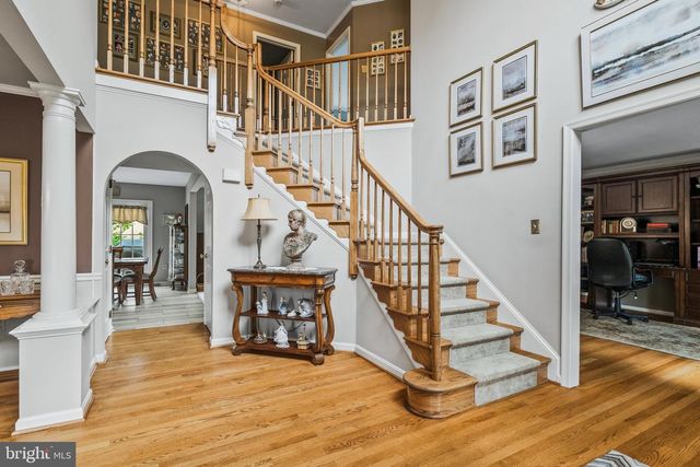 2214 W GREENLEAF DR, Frederick, MD 21702