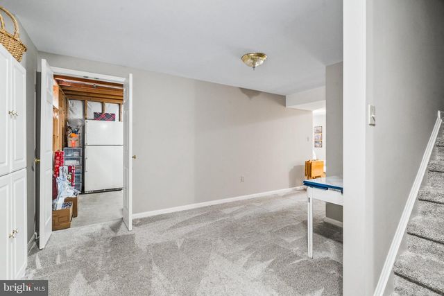 2214 W GREENLEAF DR, Frederick, MD 21702