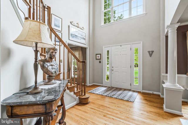 2214 W GREENLEAF DR, Frederick, MD 21702