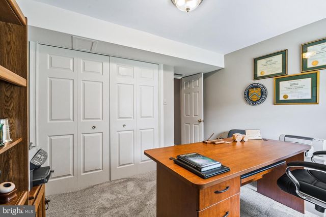 2214 W GREENLEAF DR, Frederick, MD 21702