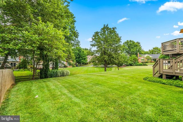 2214 W GREENLEAF DR, Frederick, MD 21702