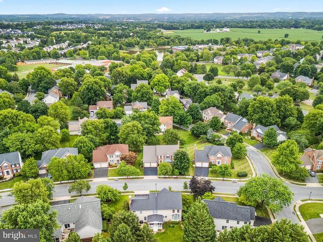 2214 W GREENLEAF DR, Frederick, MD 21702