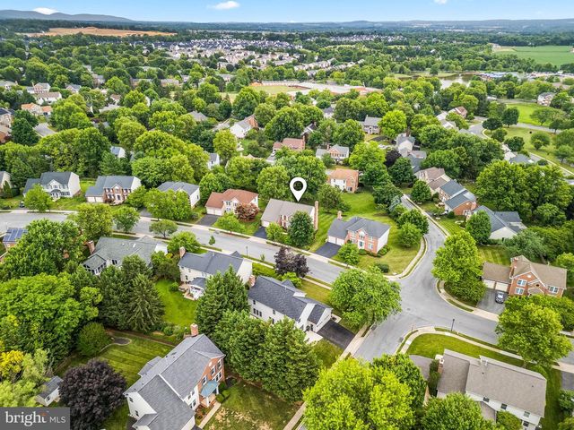 2214 W GREENLEAF DR, Frederick, MD 21702