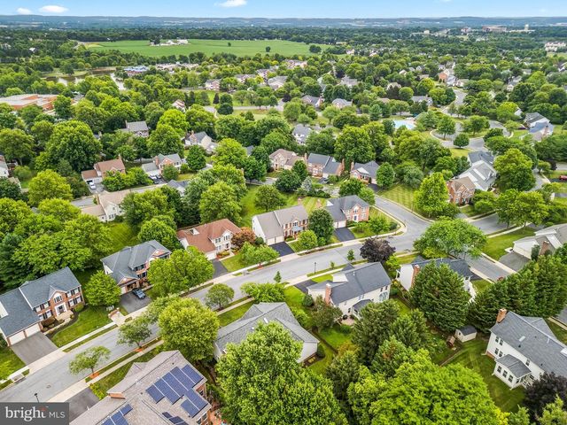 2214 W GREENLEAF DR, Frederick, MD 21702