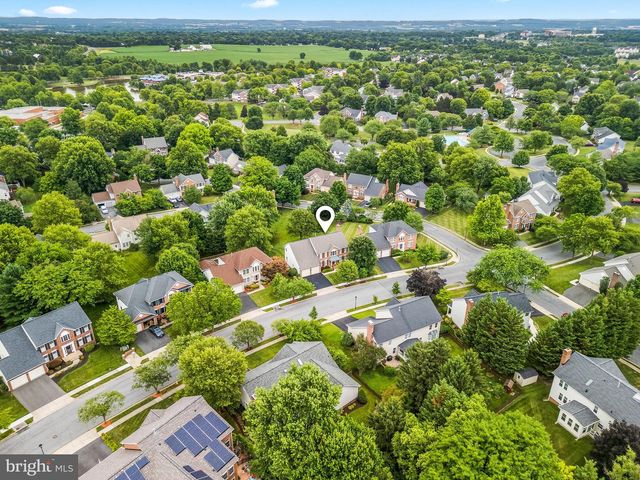 2214 W GREENLEAF DR, Frederick, MD 21702