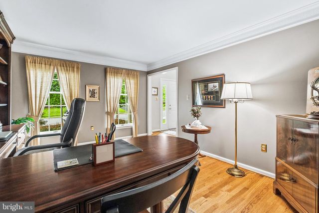 2214 W GREENLEAF DR, Frederick, MD 21702
