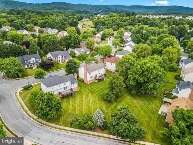 2214 W GREENLEAF DR, Frederick, MD 21702