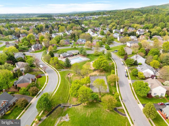 2214 W GREENLEAF DR, Frederick, MD 21702