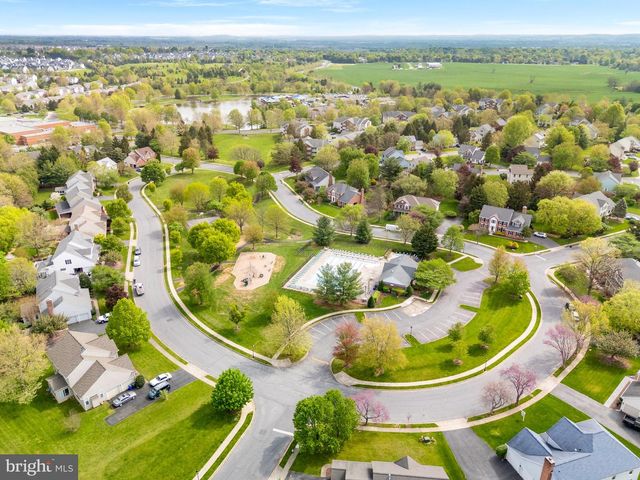 2214 W GREENLEAF DR, Frederick, MD 21702