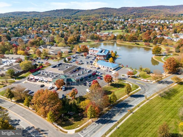 2214 W GREENLEAF DR, Frederick, MD 21702