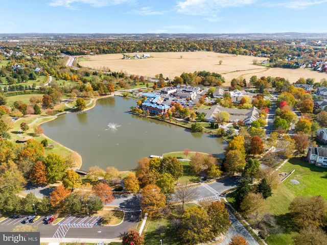 2214 W GREENLEAF DR, Frederick, MD 21702