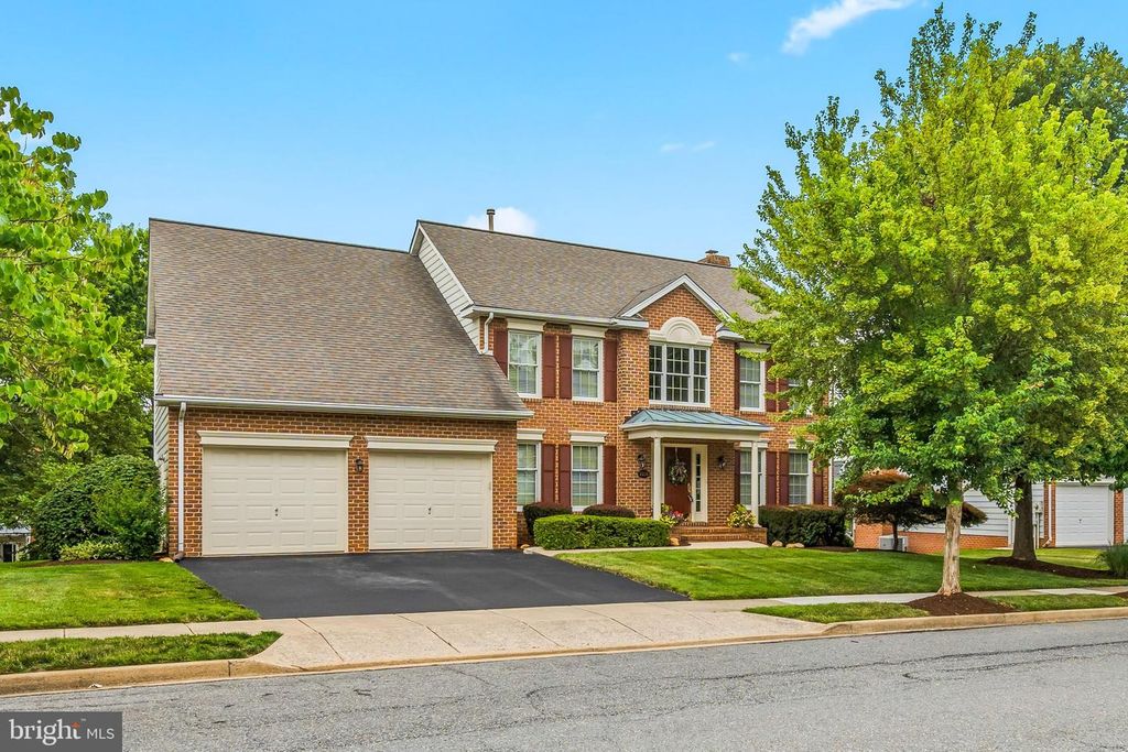 2214 W GREENLEAF DR, Frederick, MD 21702
