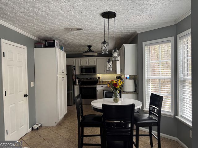 4123 Bosenberry Way, Ellenwood, GA 30294