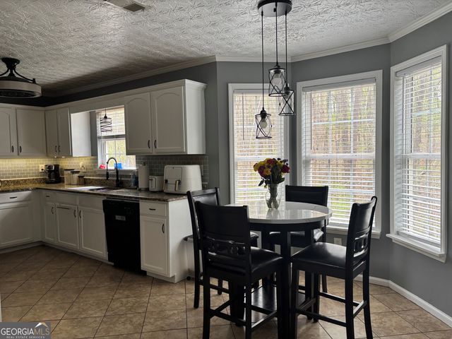 4123 Bosenberry Way, Ellenwood, GA 30294