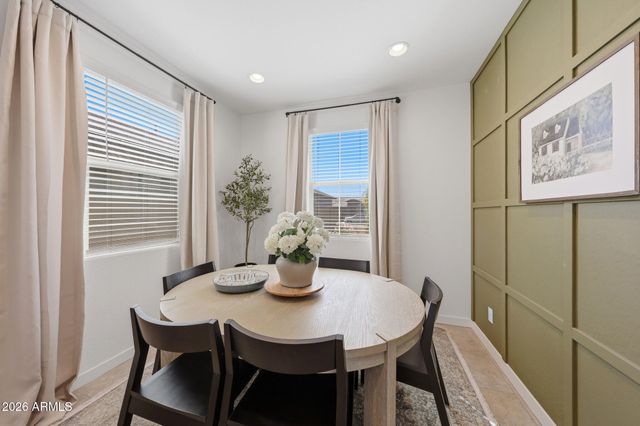 12430 W VISTA Avenue, Glendale, AZ 85307