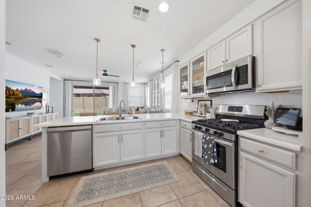 12430 W VISTA Avenue, Glendale, AZ 85307